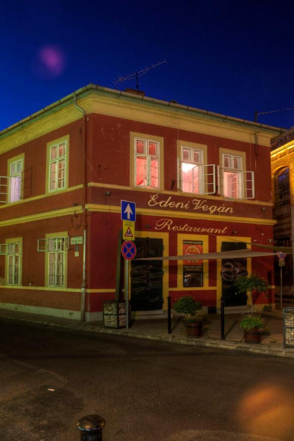 Santico Art Hotel And Hostel Budapest Eksteriør billede