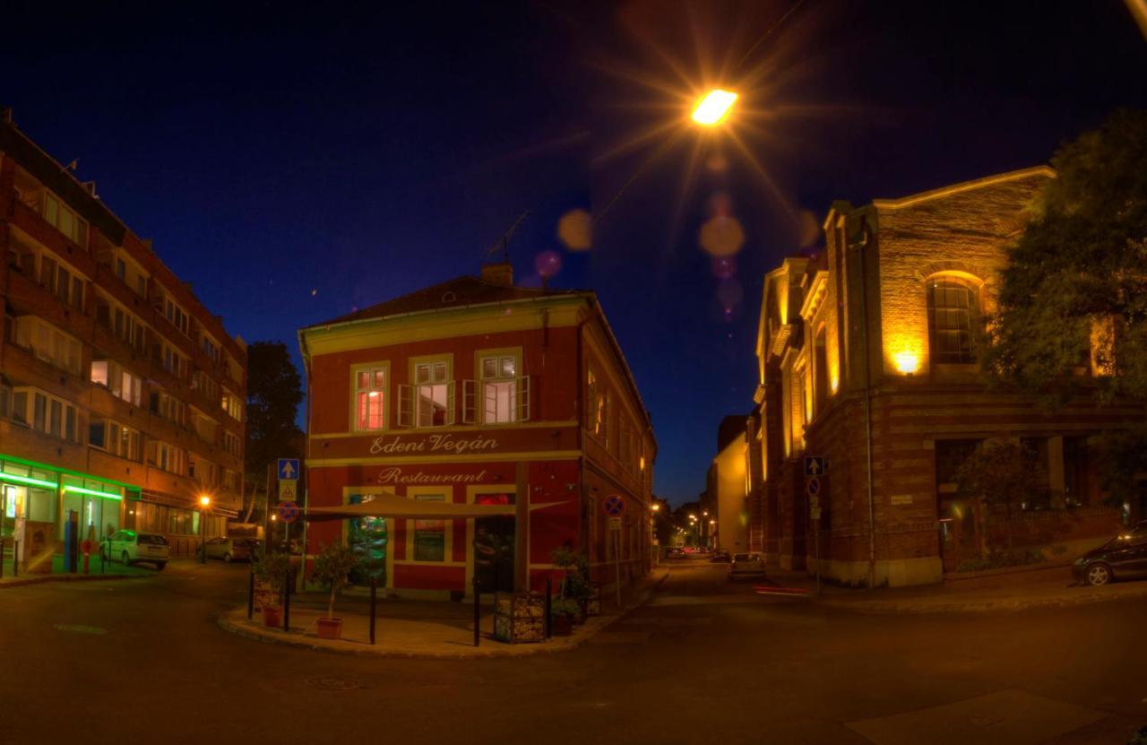 Santico Art Hotel And Hostel Budapest Eksteriør billede